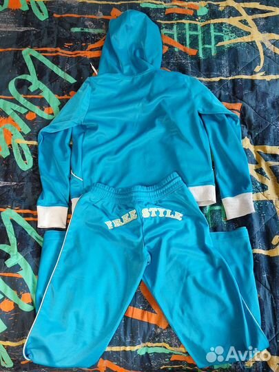 Костюм спортивный Fox отдам за чай или шоколад