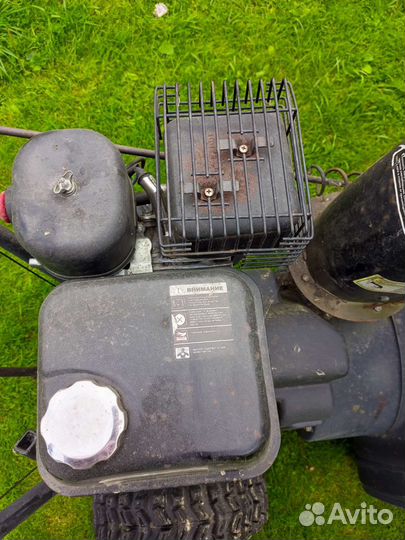 Снегоуборочная машина