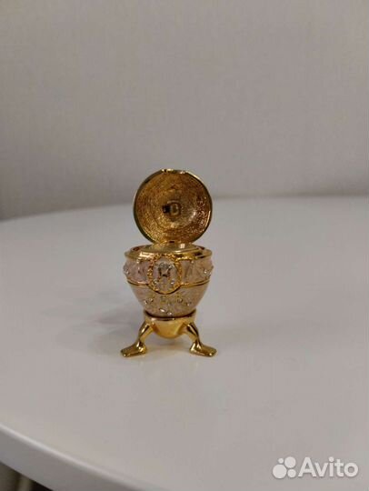 Яйцо Фаберже с часами Quartz