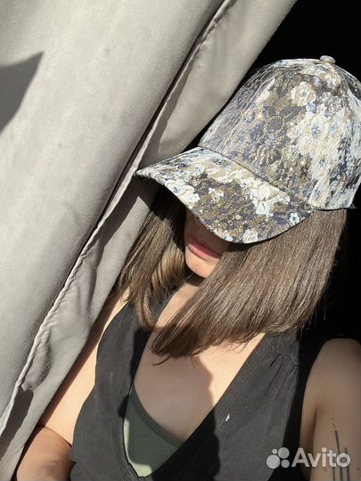 Кепка/ бейсболка новая с блестками, пайетками