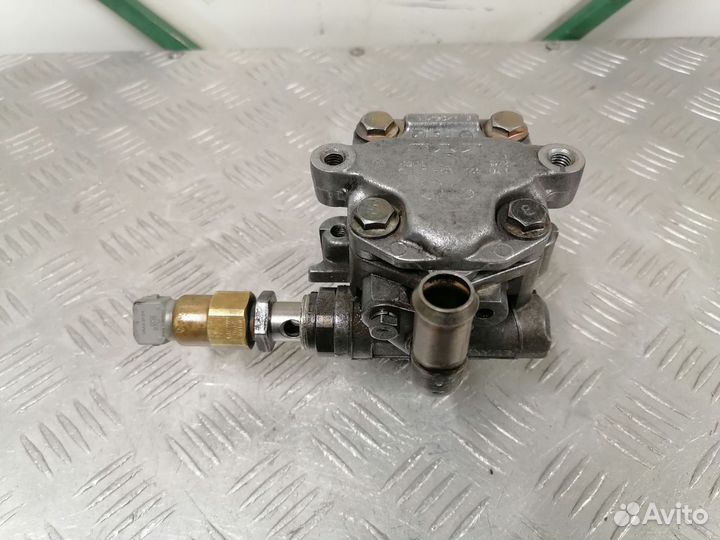 Насос гур Volkswagen Golf 4 1.4 16V