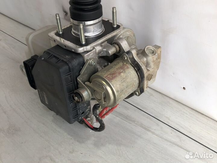 Toyota Land Cruiser 200 Блок ABS