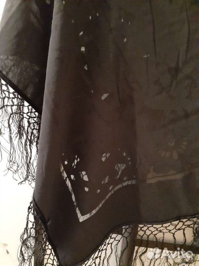 Велюровый женский платок с восточным орнаментом