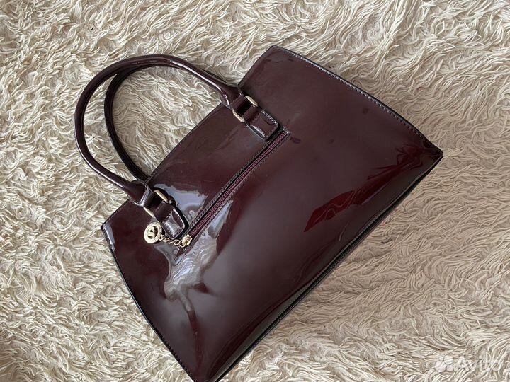 Лаковая сумка