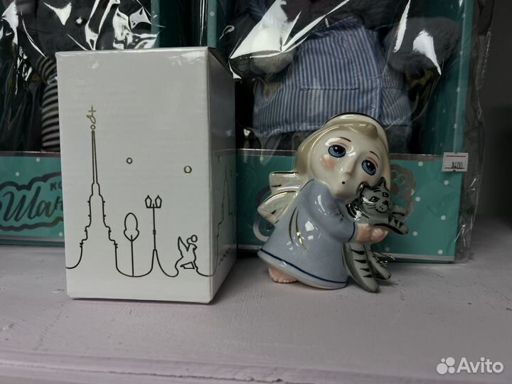 Статуэтка фарфор / елочная игрушка ангел с котом