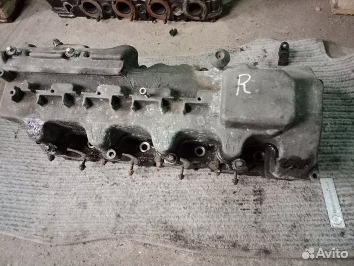Головка блока цилиндров правая Mercedes-Benz