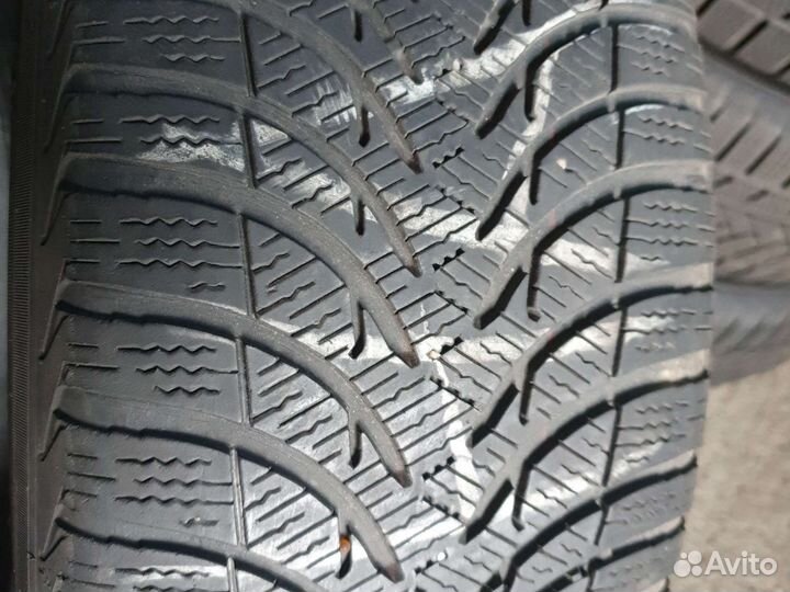 Michelin Alpin 4 215/50 R17 95V
