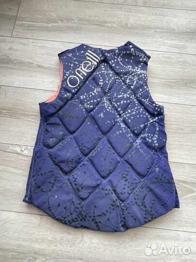 Жилет для вейкбординга женский