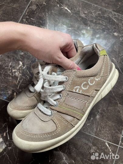 Кроссовки ecco 33