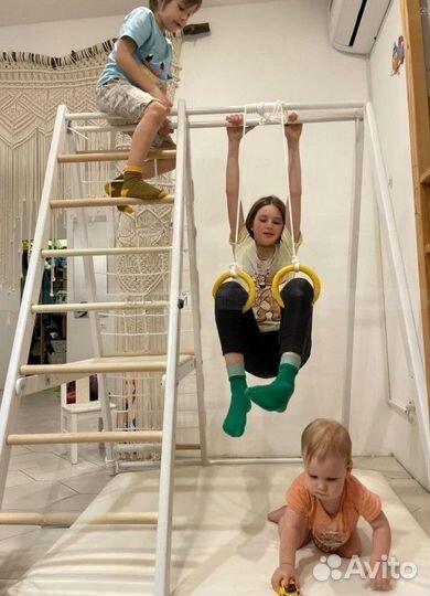 Домашний спортивный комплекс с площадкой