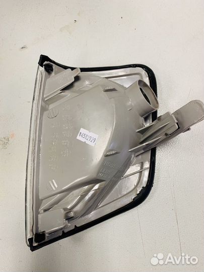 Поворотник Mercedes Benz w124