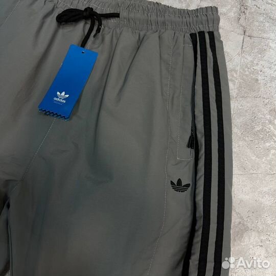 Спортивные штаны adidas