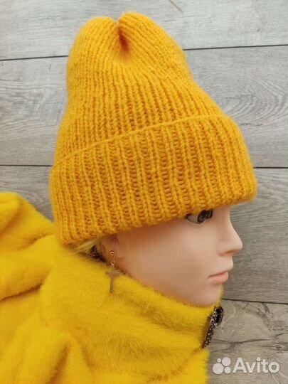 Шапка женская вязаная