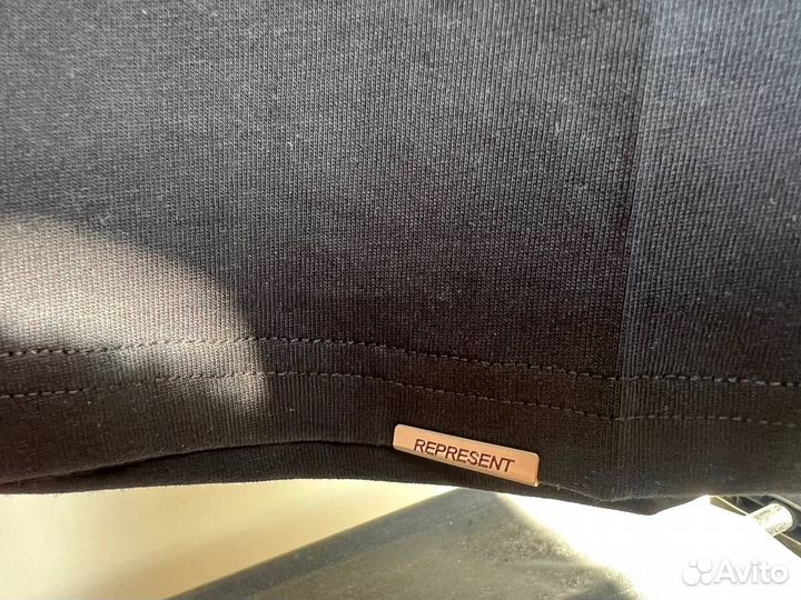 Футболка Represent