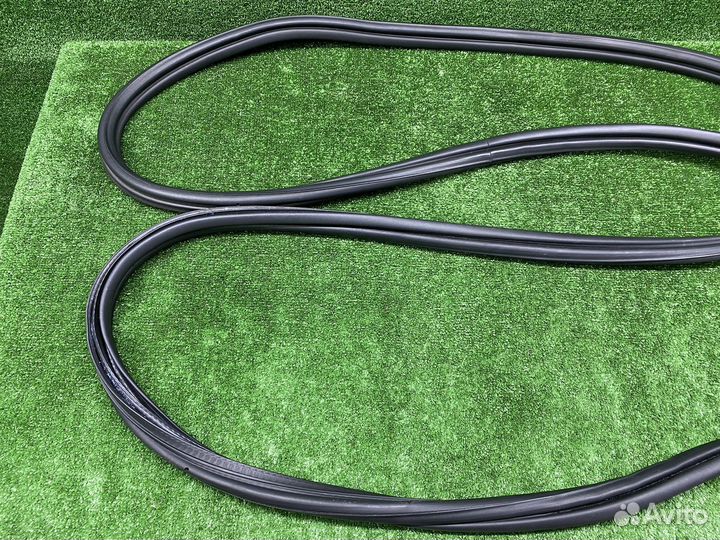 Уплотнительная резинка багажника BMW X6 G06