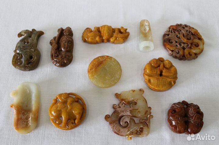 Статуэтка(подвеска) ручная резная из камня №6