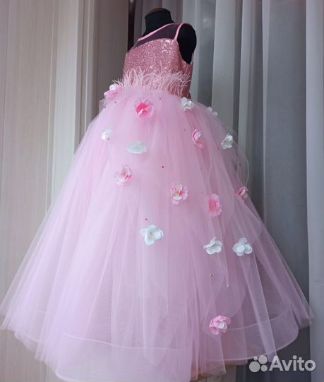 Нарядное пышное платье 116-128-134