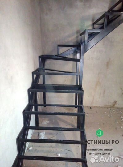 Лестница металлокаркас