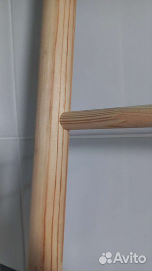 Интерьерная лесенка из дерева