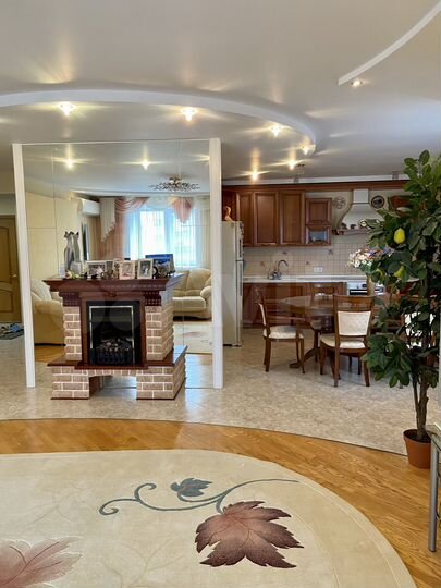 3-к. квартира, 109,5 м², 10/18 эт.