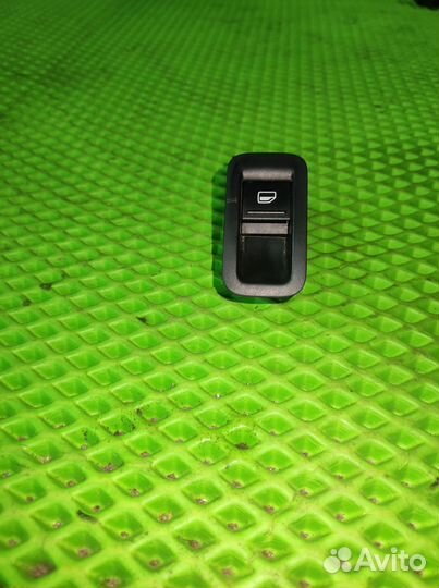 Кнопка стеклоподъемника задняя для VW Polo