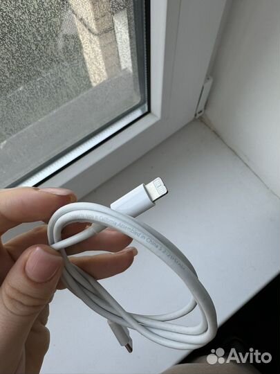 Оригинальный провод на iPhone
