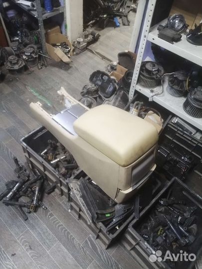 Подлокотник на subaru tribeca ez36 трибека