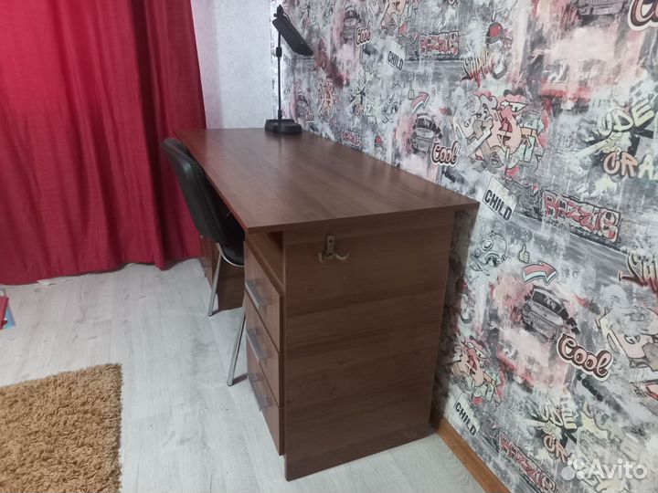 Письменный стол