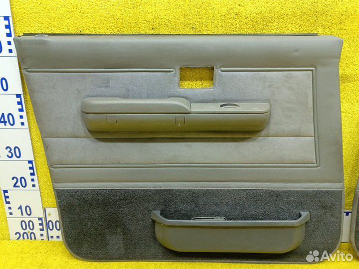 Обшивка дверей передняя Toyota Land Cruiser Prado