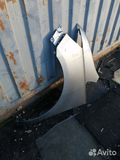 Крыло переднее левое Nissan Serena C25