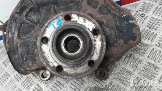 Ступица передняя левая volvo XC90 1 (YKR06K901)