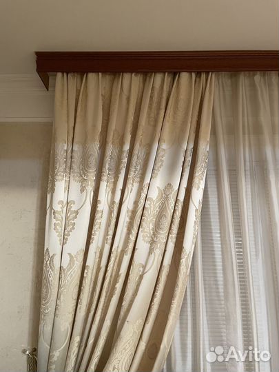 Карниз для штор деревянный