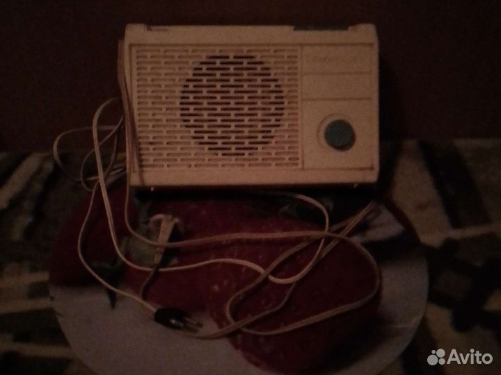 Винтажный трёхпрограммный радиоприемник раритет