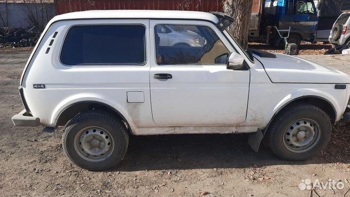 LADA 4x4 (Нива) 1.7 МТ, 2000, 137 700 км