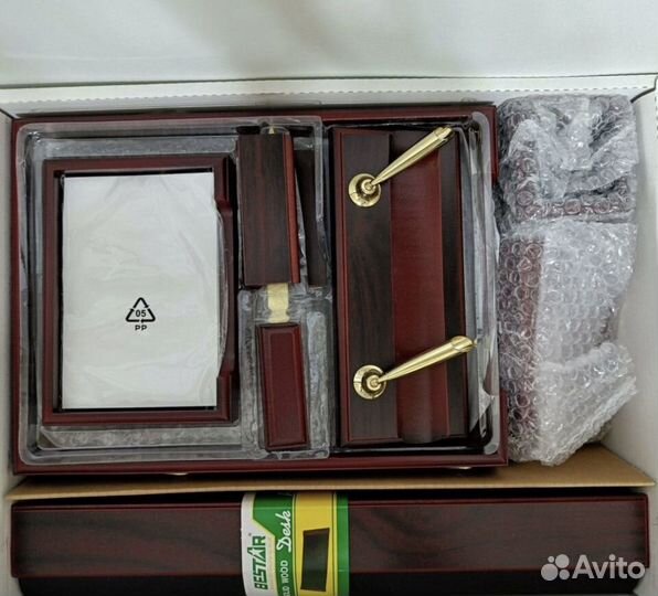 Настольный канцелярский набор Красное дерево 7 пр