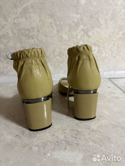 Босоножки женские 35 размер