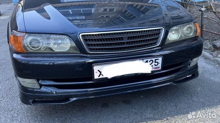 Toyota chaser 100 Бампер передний в сборе