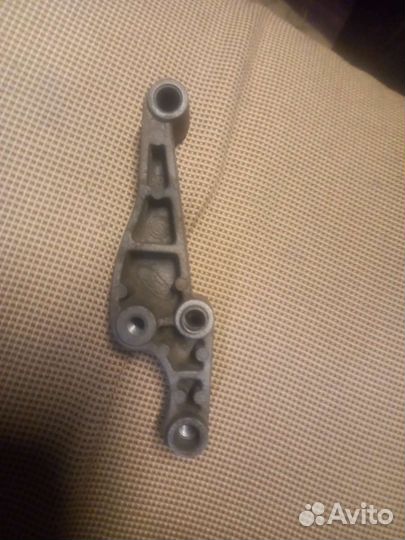 Форд фьюжен кронштейн генератора