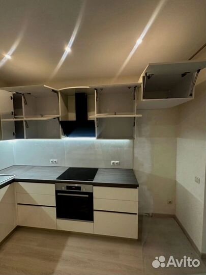 Кухня на заказ, кухня в потолок