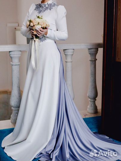 Платье на никах