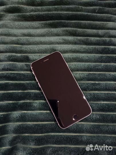 Телефон iPhone 6s