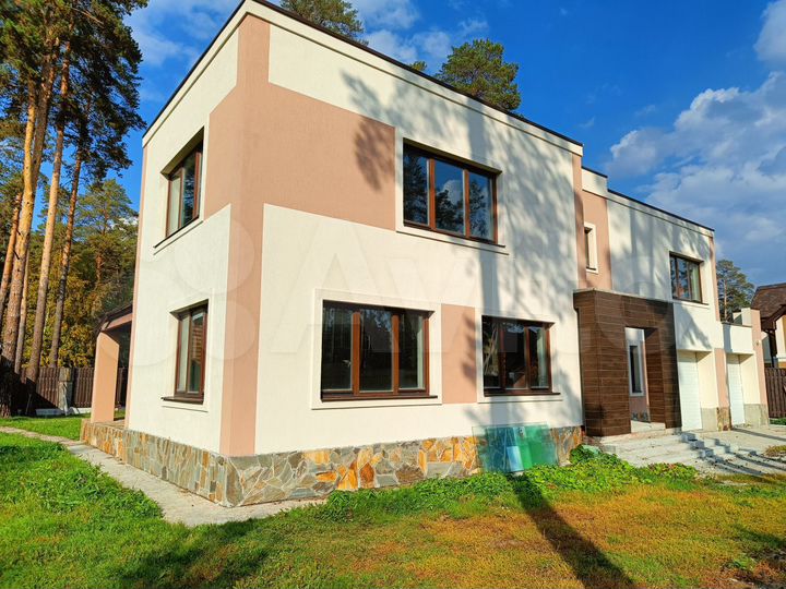 Дом 300 м² на участке 20 сот.