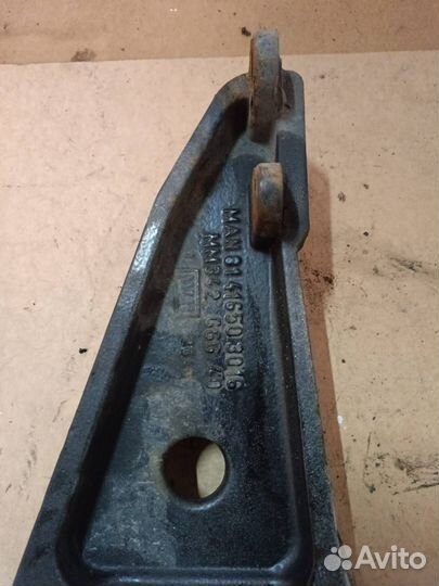 Кронштейн (крепление) MAN TGX 2008 81416503016