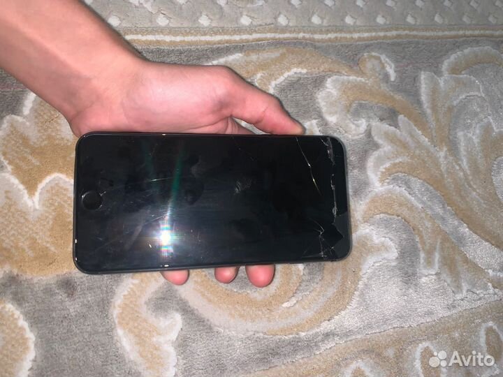 Телефон iPhone 7 plus