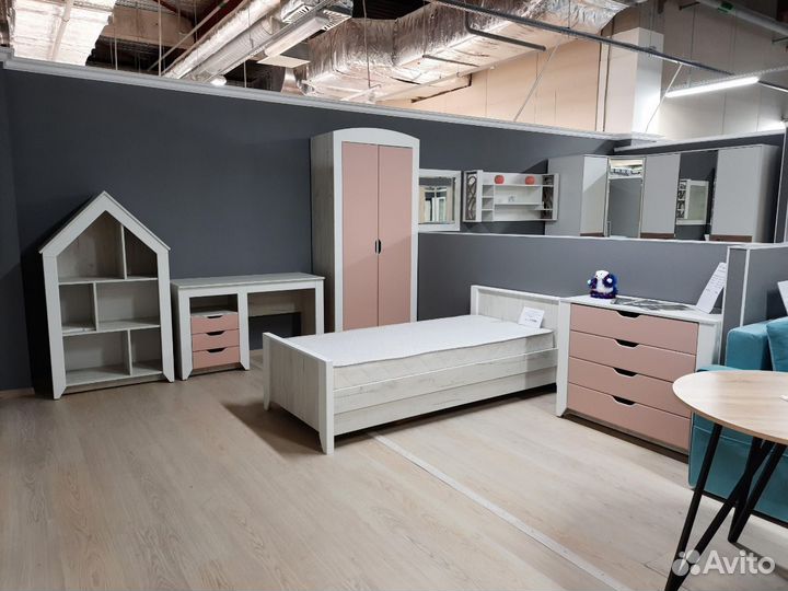 Кухонный гарнитур (кухни, мебель) в наличии