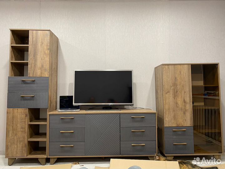 Стенка в гостиную