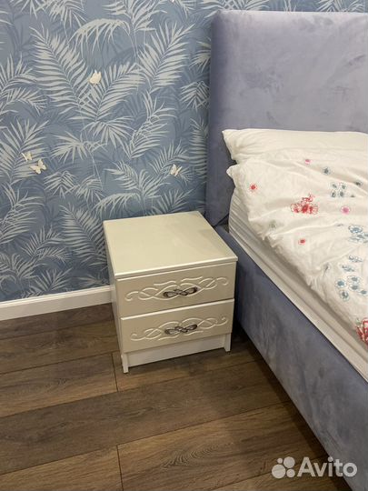 Тумбочка прикроватная бу