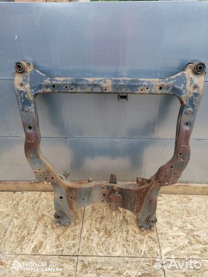 Подрамник передний Nissan Teana J31