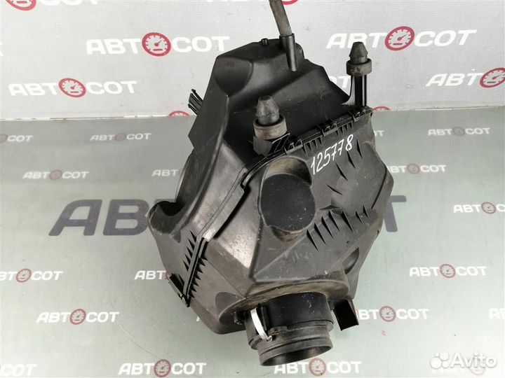 Корпус воздушного фильтра Audi A6 C6 (2004-2009г