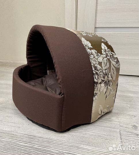 Лежанка-домик для собак и кошек